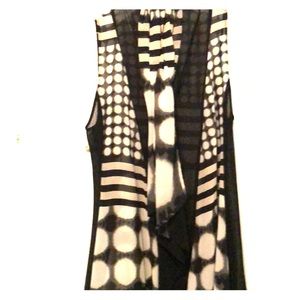 Black and white blousy tank top!